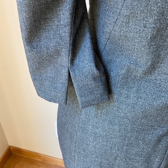 Gorgeous Italian designed dress by Stefanel - Picture 3 of 9